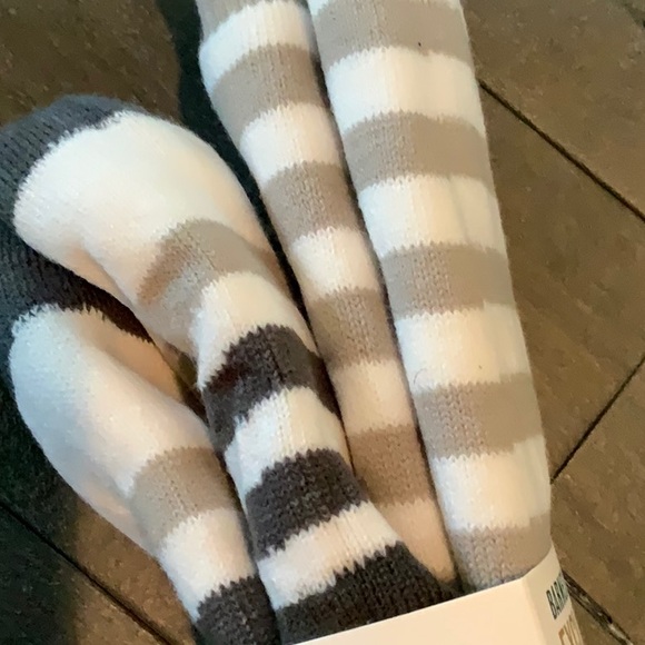 Reading Socks with Faux Sherpa Lining - Picture 2 of 2